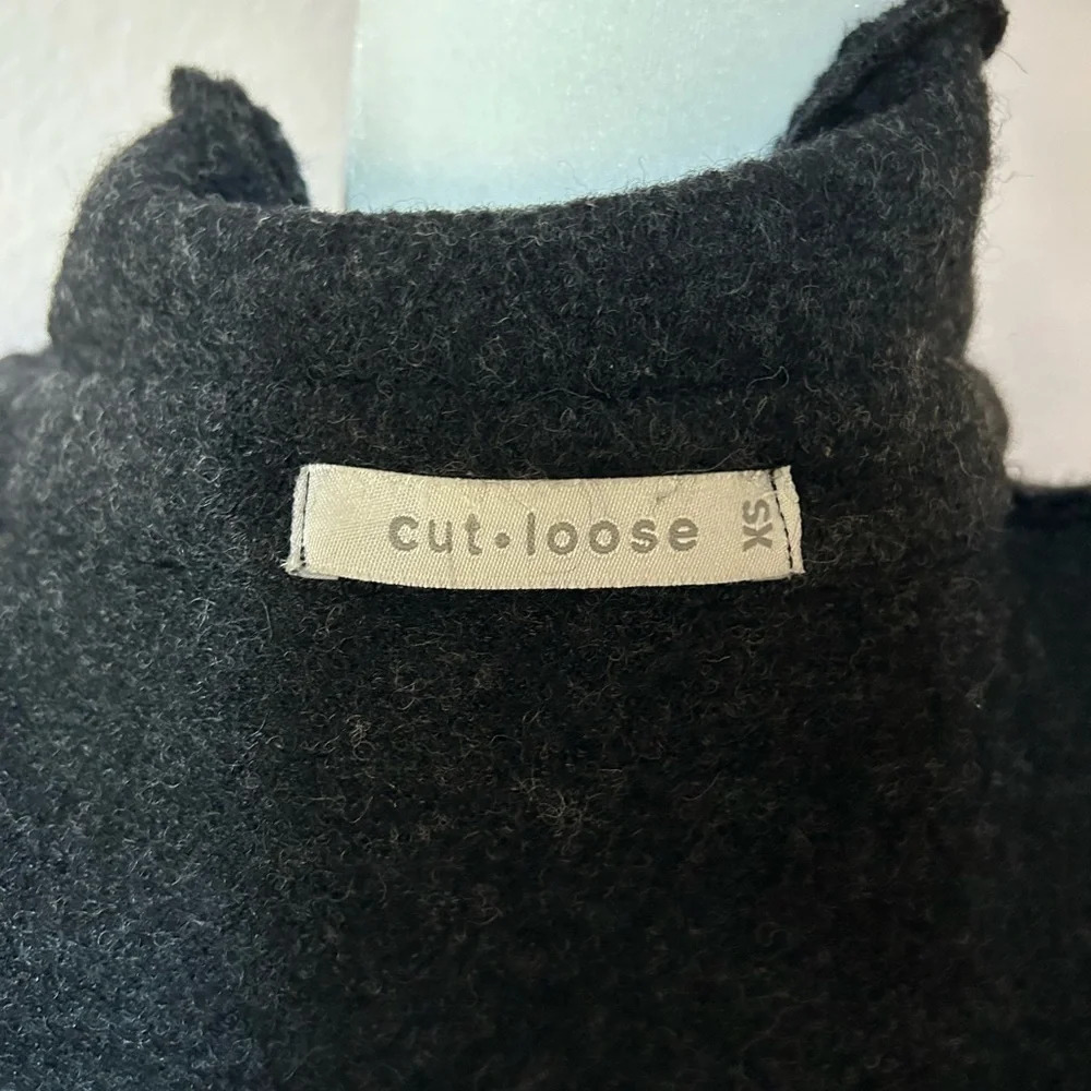 Cut Loose black 100% wool jacket button open front size XS but it runs big - Picture 10 of 11